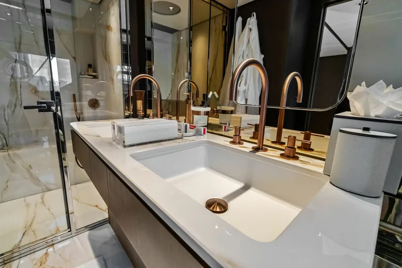 Slide: The Image of Ferretti 860 2023 - 70