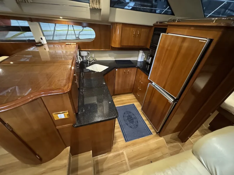 Slide: The Image of Carver Yachts 466 Motor Yacht 2004 - 22