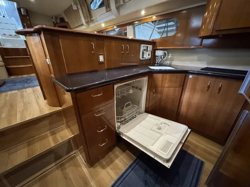 Slide: The Image of Carver Yachts 466 Motor Yacht 2004 - 23