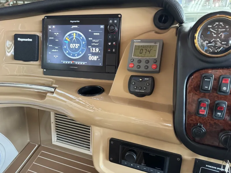 Slide: The Image of Carver Yachts 466 Motor Yacht 2004 - 9