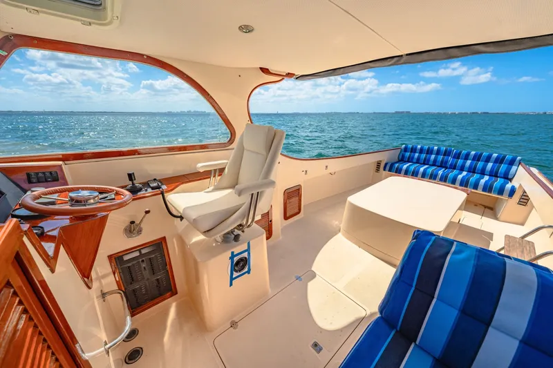 Slide: The Image of Hinckley Yachts Picnic Boat 36 1998 - 24