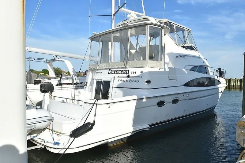 The Image of Carver Yachts 444 Cockpit Motor Yacht 2001 - 0