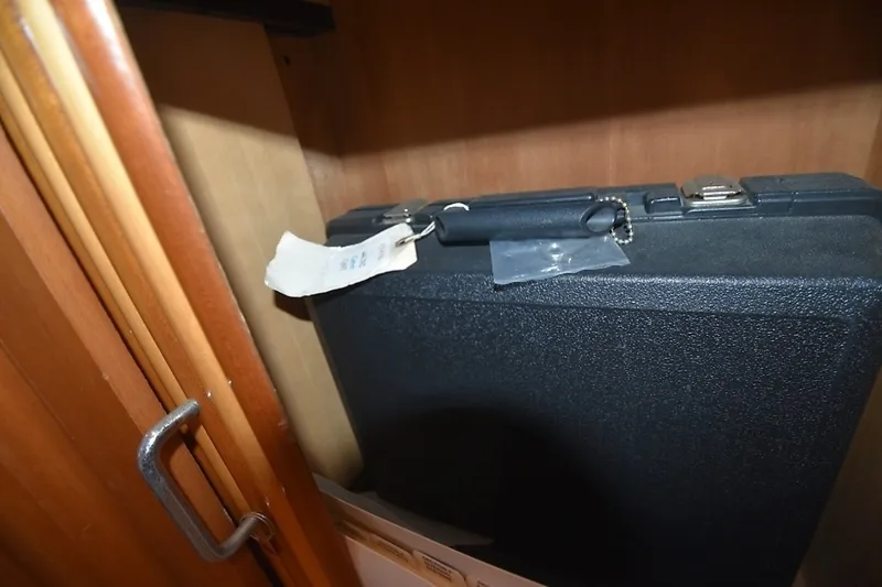 Slide: The Image of Carver Yachts 444 Cockpit Motor Yacht 2001 - 12