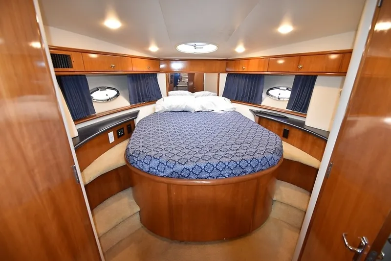 Slide: The Image of Carver Yachts 444 Cockpit Motor Yacht 2001 - 27
