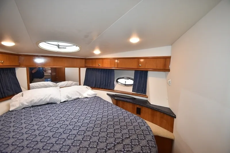 Slide: The Image of Carver Yachts 444 Cockpit Motor Yacht 2001 - 29