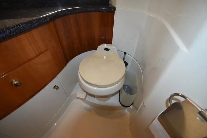 Slide: The Image of Carver Yachts 444 Cockpit Motor Yacht 2001 - 31