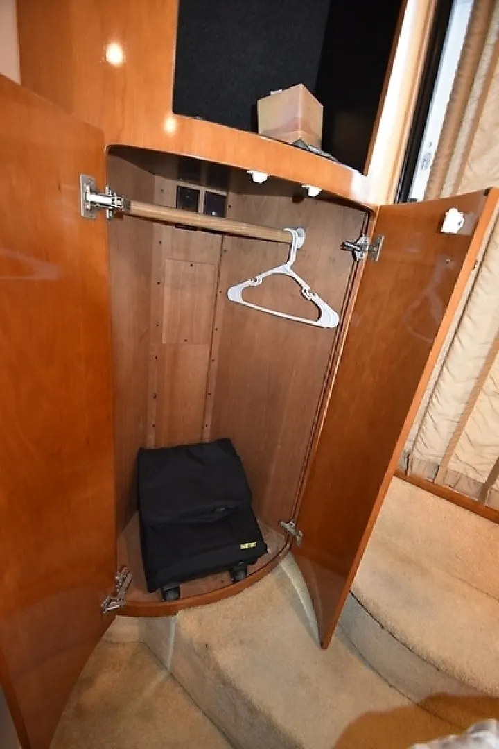 Slide: The Image of Carver Yachts 444 Cockpit Motor Yacht 2001 - 38