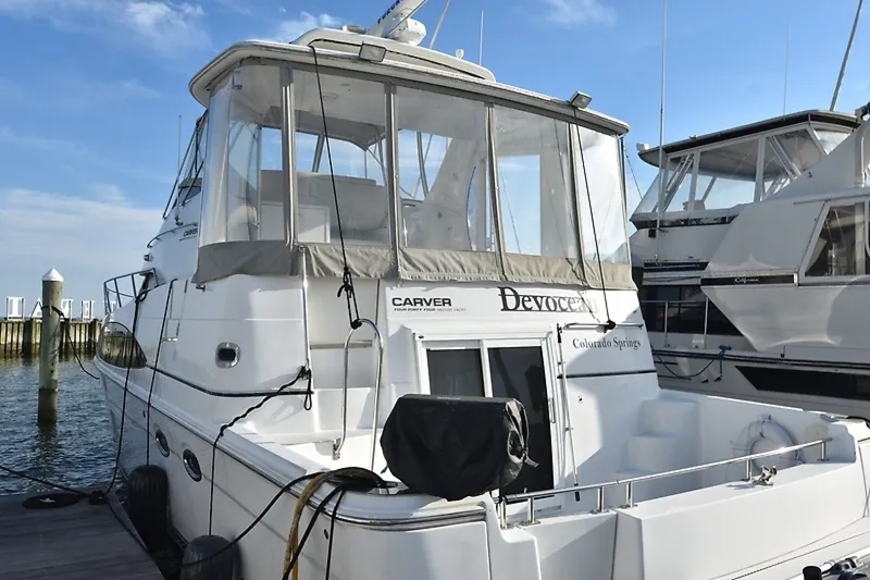 Slide: The Image of Carver Yachts 444 Cockpit Motor Yacht 2001 - 4