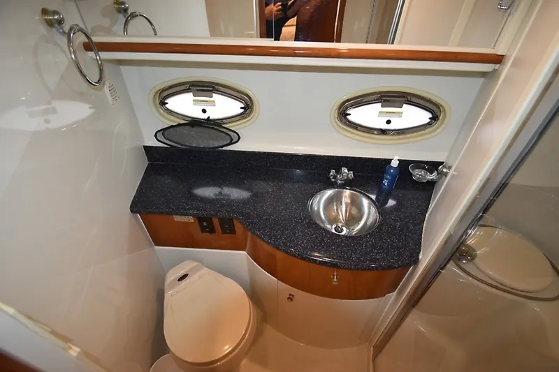 Slide: The Image of Carver Yachts 444 Cockpit Motor Yacht 2001 - 42