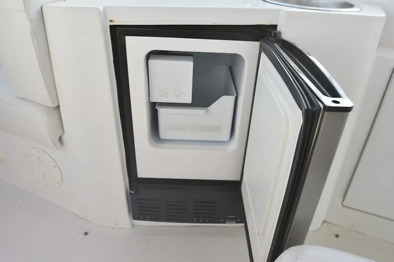Slide: The Image of Carver Yachts 444 Cockpit Motor Yacht 2001 - 58