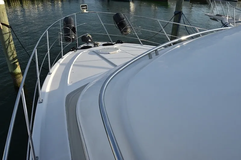 Slide: The Image of Carver Yachts 444 Cockpit Motor Yacht 2001 - 60