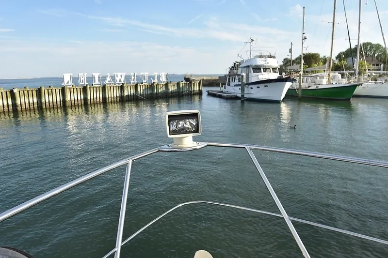 Slide: The Image of Carver Yachts 444 Cockpit Motor Yacht 2001 - 62