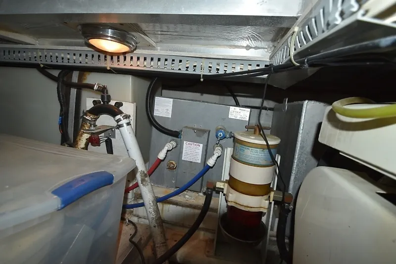 Slide: The Image of Carver Yachts 444 Cockpit Motor Yacht 2001 - 70
