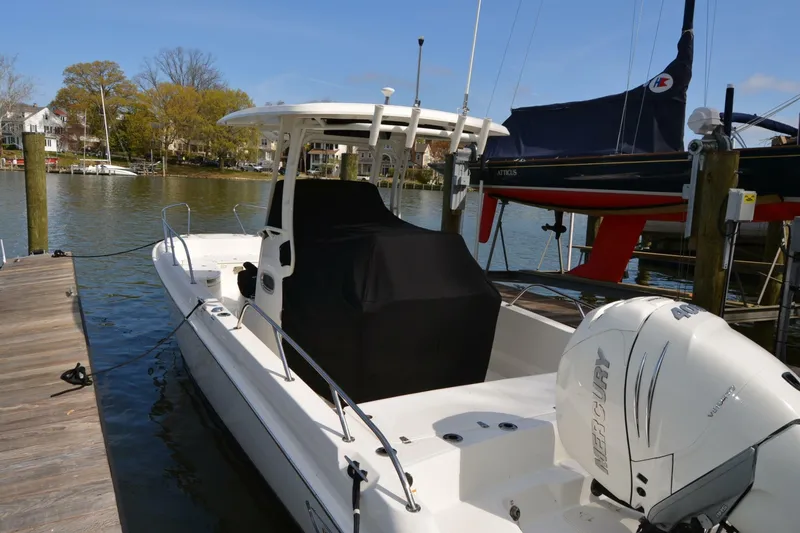 Slide: The Image of Boston Whaler 270 Dauntless 2021 - 2