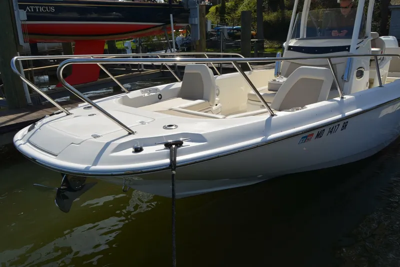 Slide: The Image of Boston Whaler 270 Dauntless 2021 - 4