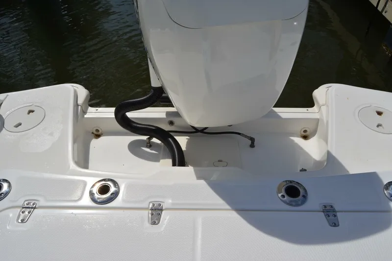 Slide: The Image of Boston Whaler 270 Dauntless 2021 - 53