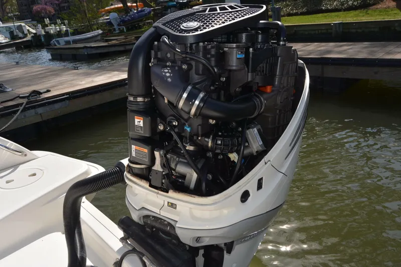 Slide: The Image of Boston Whaler 270 Dauntless 2021 - 59