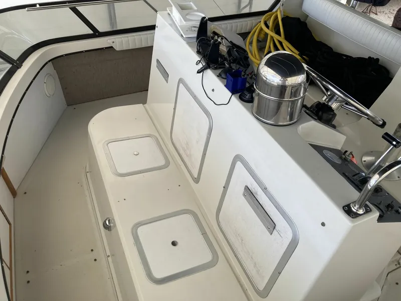 Slide: The Image of Carver Yachts 3807 1989 - 10