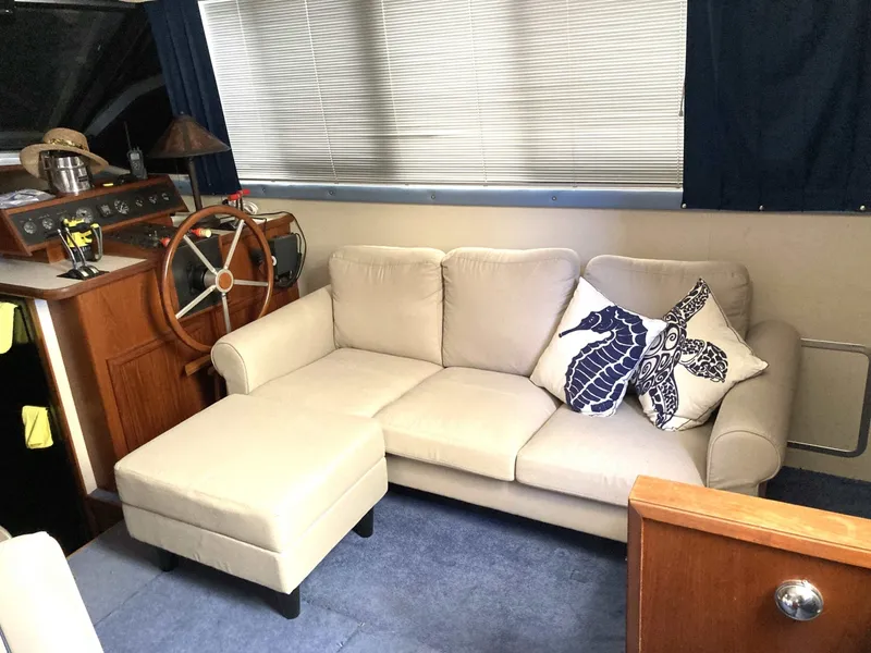 Slide: The Image of Carver Yachts 3807 1989 - 18