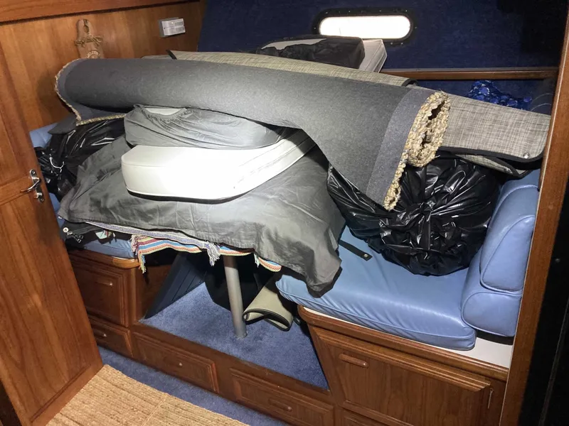 Slide: The Image of Carver Yachts 3807 1989 - 22