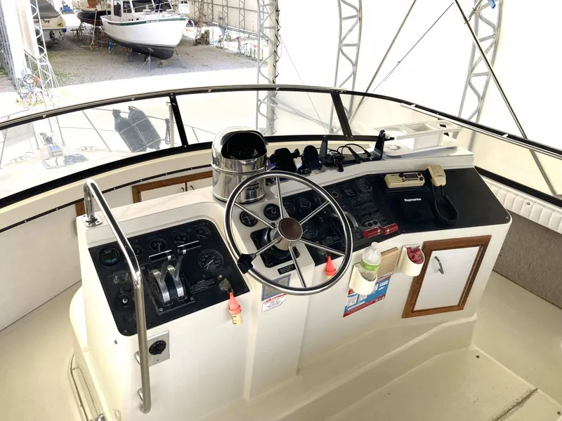 Slide: The Image of Carver Yachts 3807 1989 - 7
