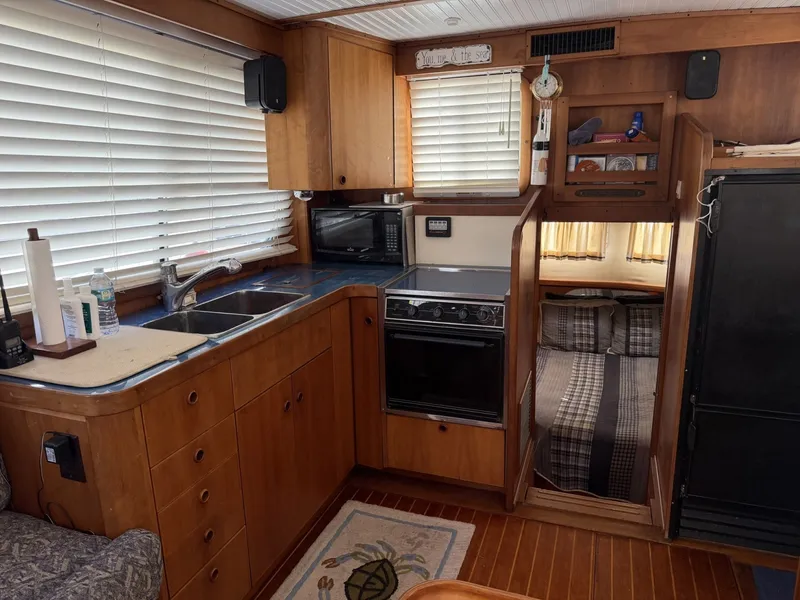 Slide: The Image of Sabreline 36 Fast Trawler 1997 - 13