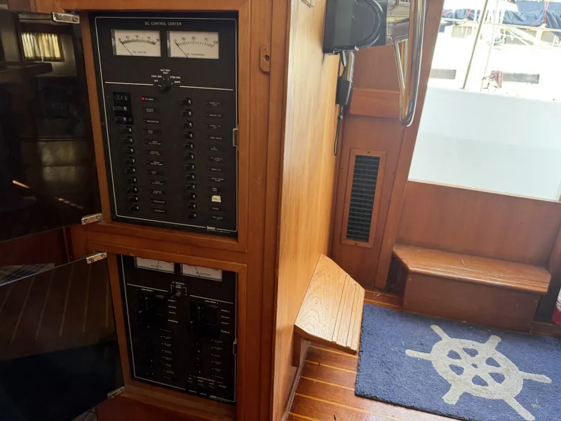 Slide: The Image of Sabreline 36 Fast Trawler 1997 - 20