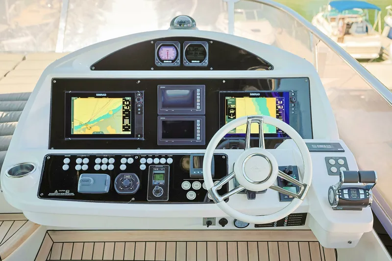 Slide: The Image of Sunseeker 2016 - 11