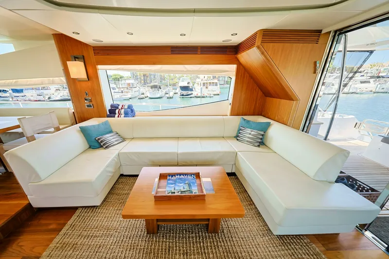 Slide: The Image of Sunseeker 2016 - 15