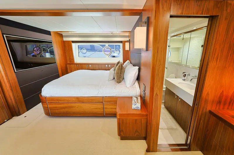 Slide: The Image of Sunseeker 2016 - 26