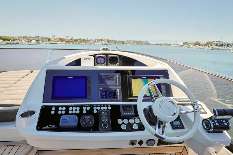 Slide: The Image of Sunseeker 2016 - 6