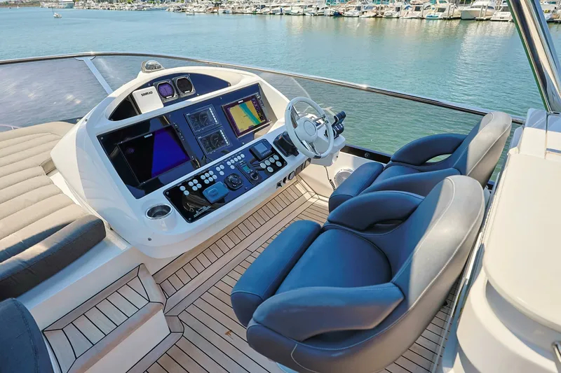 Slide: The Image of Sunseeker 2016 - 7