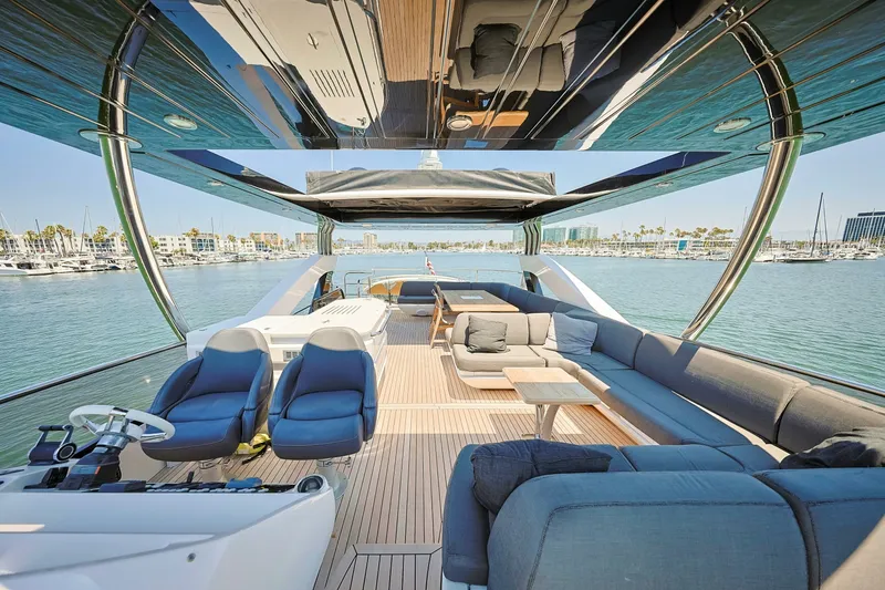 Slide: The Image of Sunseeker 2016 - 8