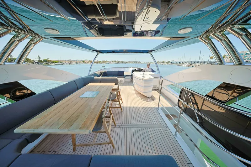 Slide: The Image of Sunseeker 2016 - 9