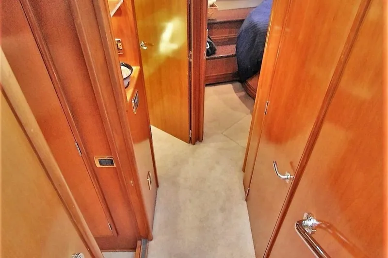 Slide: The Image of Carver Yachts 570 Voyager Pilothouse 2001 - 35