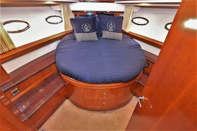 Slide: The Image of Carver Yachts 570 Voyager Pilothouse 2001 - 37