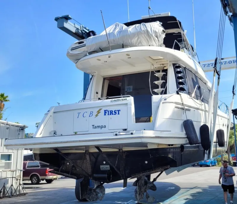 Slide: The Image of Carver Yachts 570 Voyager Pilothouse 2001 - 4