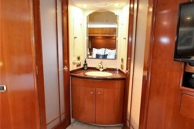 Slide: The Image of Carver Yachts 570 Voyager Pilothouse 2001 - 45
