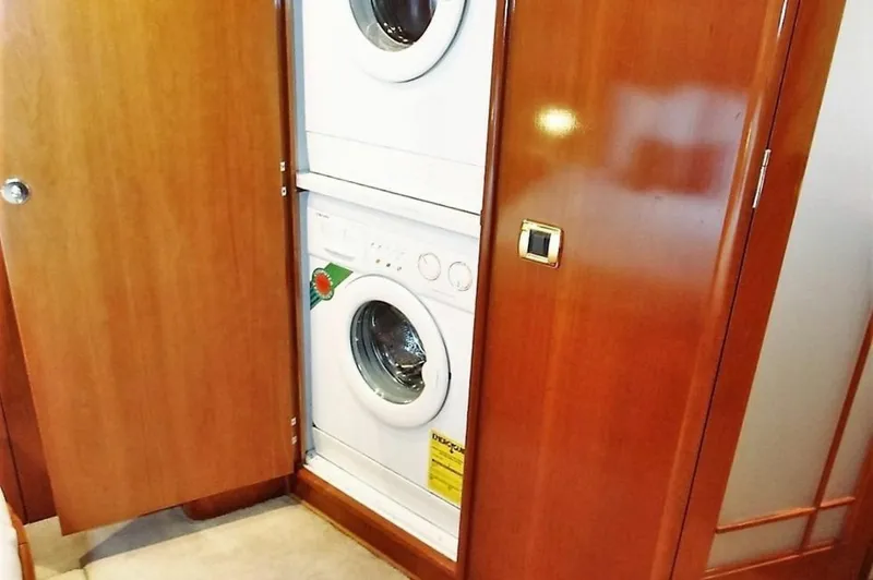 Slide: The Image of Carver Yachts 570 Voyager Pilothouse 2001 - 46