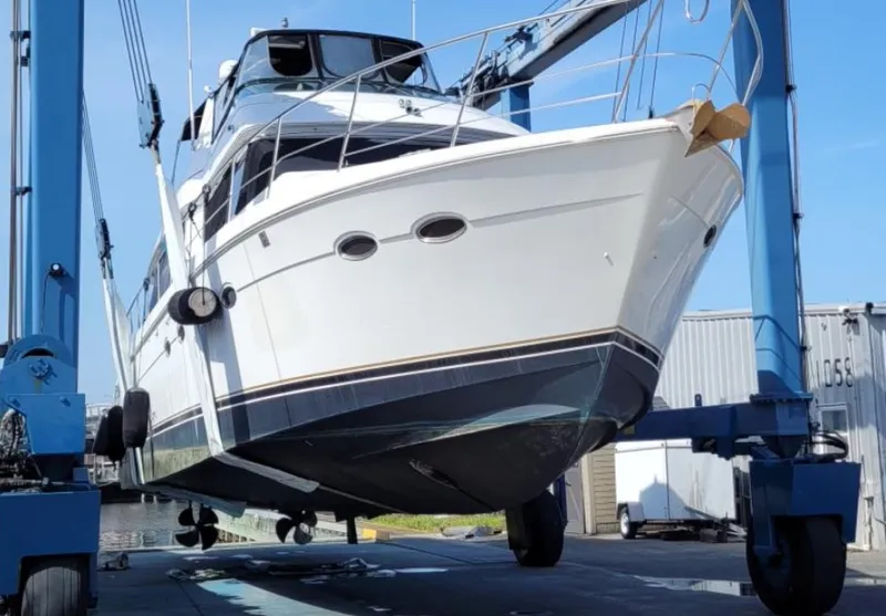 Slide: The Image of Carver Yachts 570 Voyager Pilothouse 2001 - 5