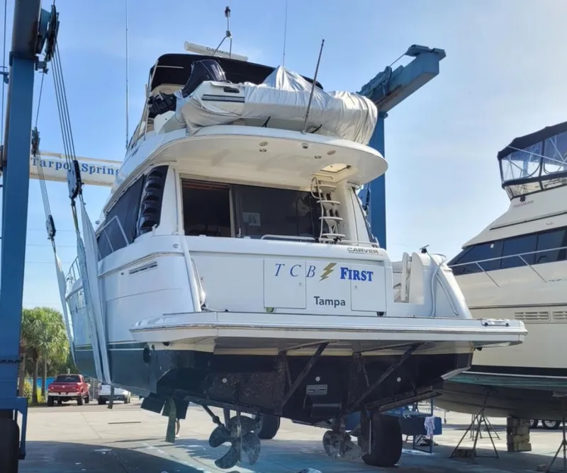 Slide: The Image of Carver Yachts 570 Voyager Pilothouse 2001 - 6