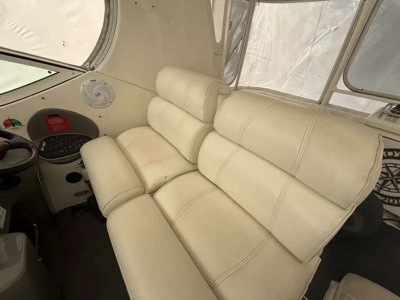 Slide: The Image of Cruisers 405 Motor Yacht 2005 - 5