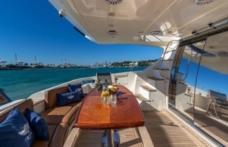 Slide: The Image of Azimut 62 Fly 2007 - 2