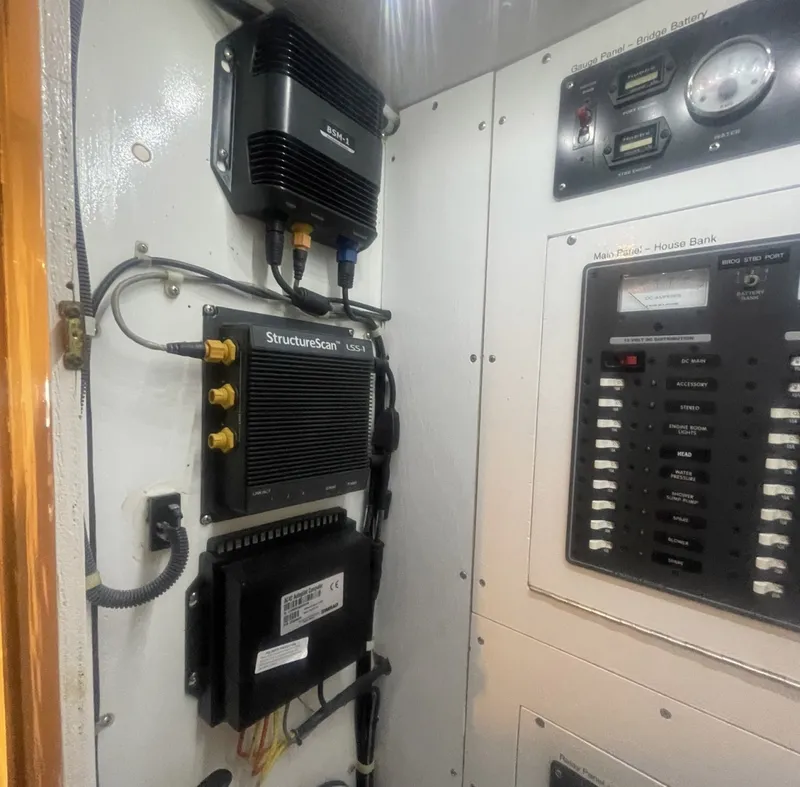 Slide: The Image of Hatteras 34 Sportfisherman 1968 - 35