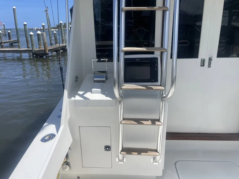 Slide: The Image of Hatteras 34 Sportfisherman 1968 - 9