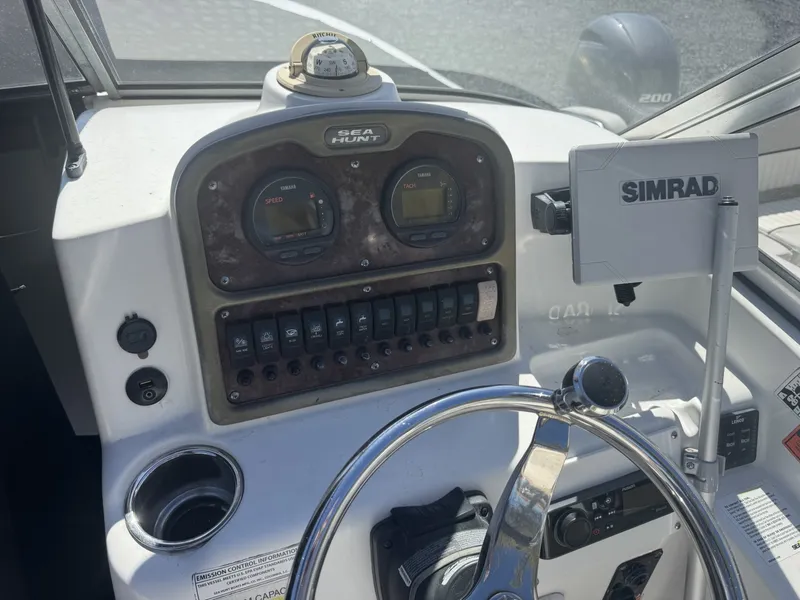 Slide: The Image of Sea Hunt Escape 234 LE 2013 - 12