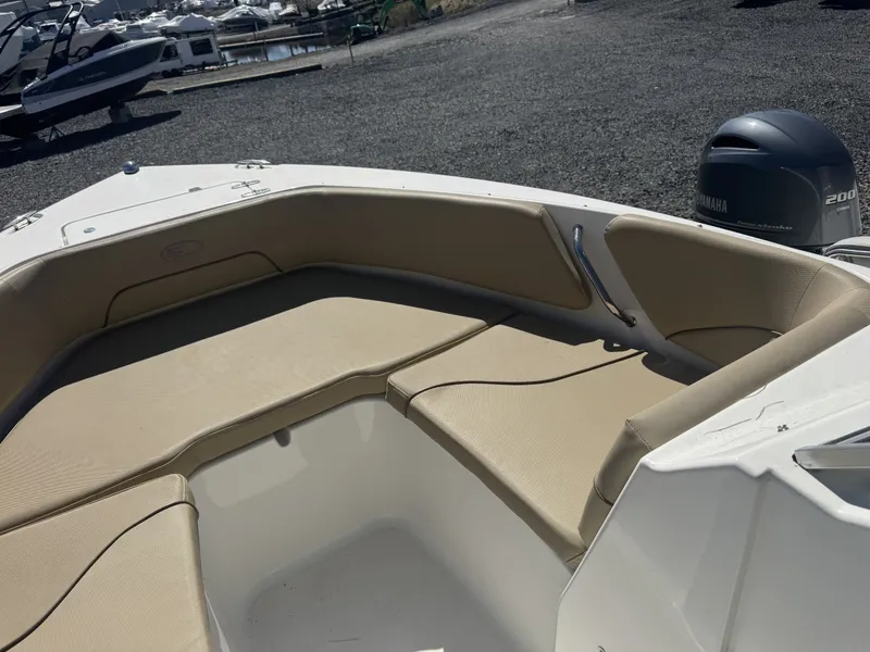 Slide: The Image of Sea Hunt Escape 234 LE 2013 - 15