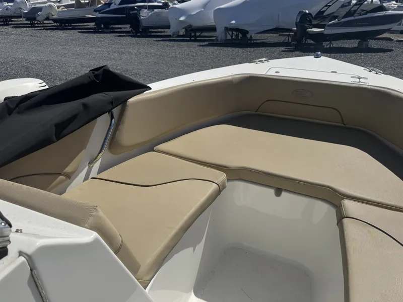 Slide: The Image of Sea Hunt Escape 234 LE 2013 - 16