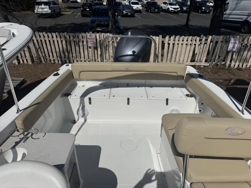 Slide: The Image of Sea Hunt Escape 234 LE 2013 - 4