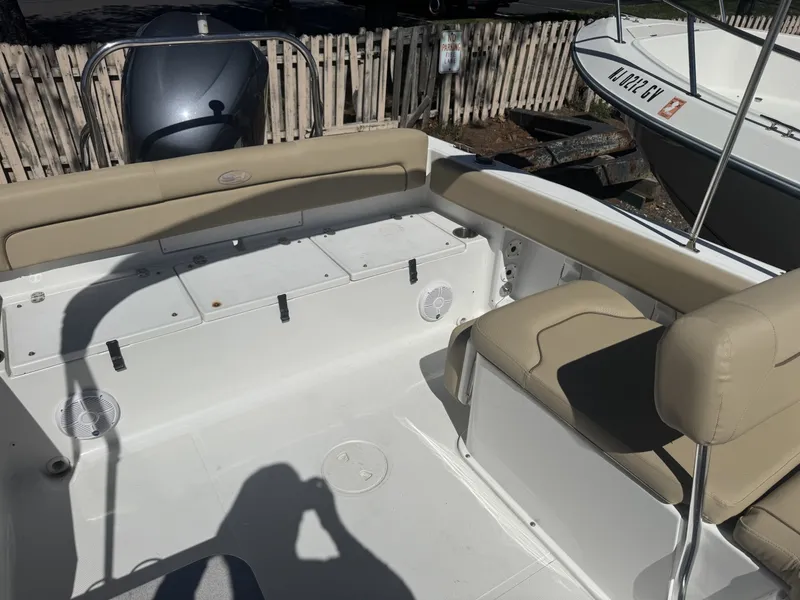 Slide: The Image of Sea Hunt Escape 234 LE 2013 - 6